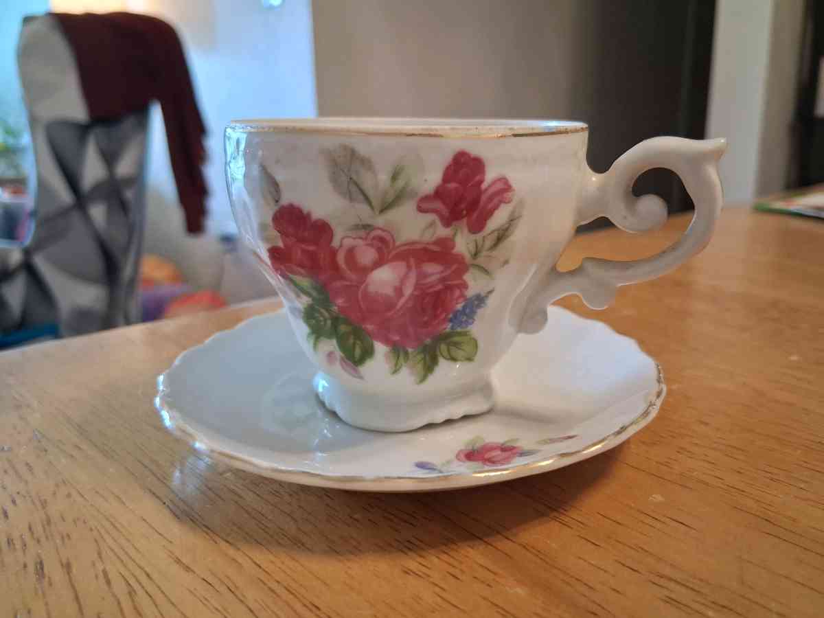 3 Pink flower teacup and saucer sets - Comstock, Michigan