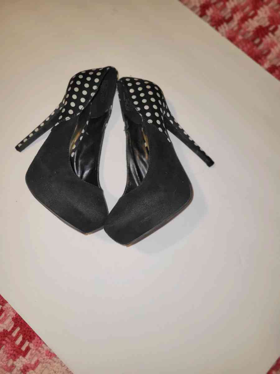 Kardashian ladies high heels - Jacksonville, Florida - FleaMarketBay