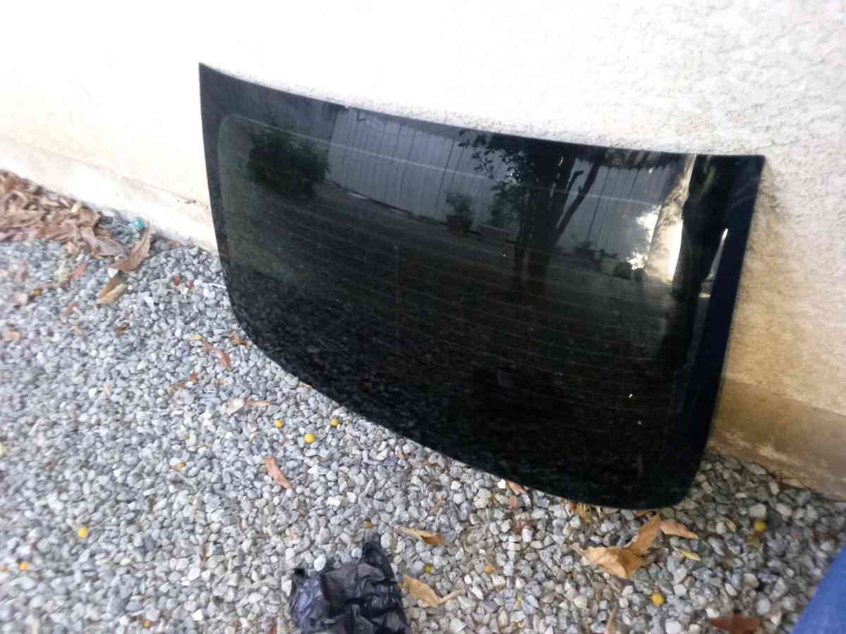 g35 hood and other parts - Los Angeles, California - FleaMarketBay