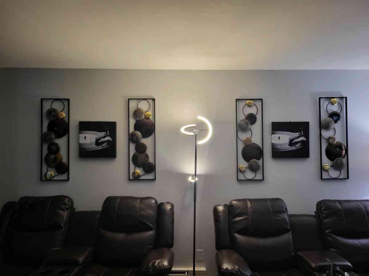 Remote Controlled LED Floor Lamp with Flexible Arm - Irvington, New Jersey - FleaMarketBay