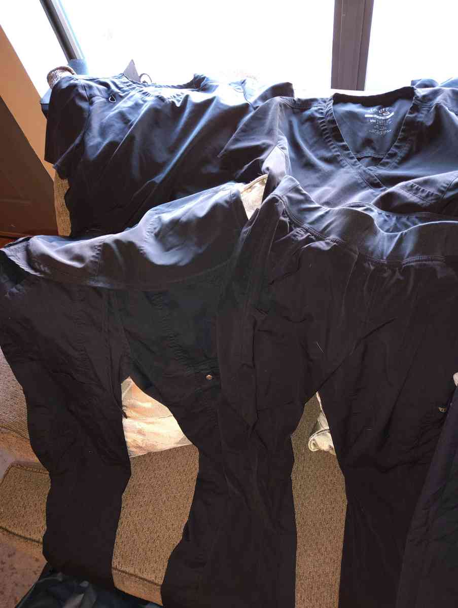 scrubs black small - Salt Lake City, Utah - FleaMarketBay