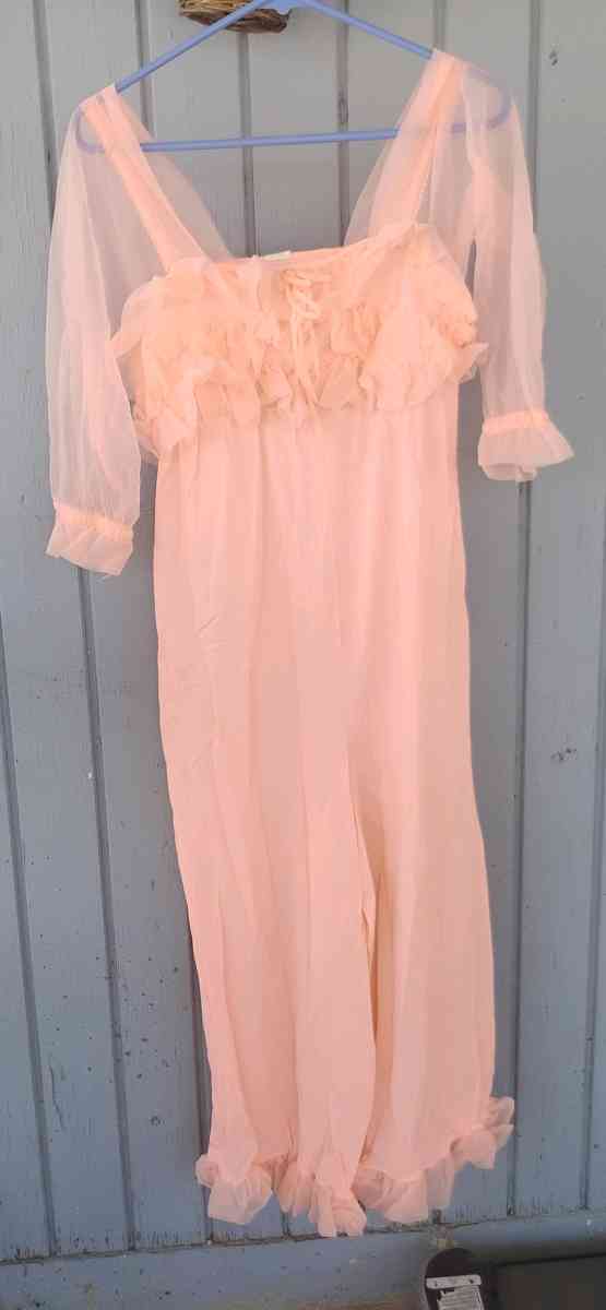 Vintage Ladies Sleepwear - Orem, Utah