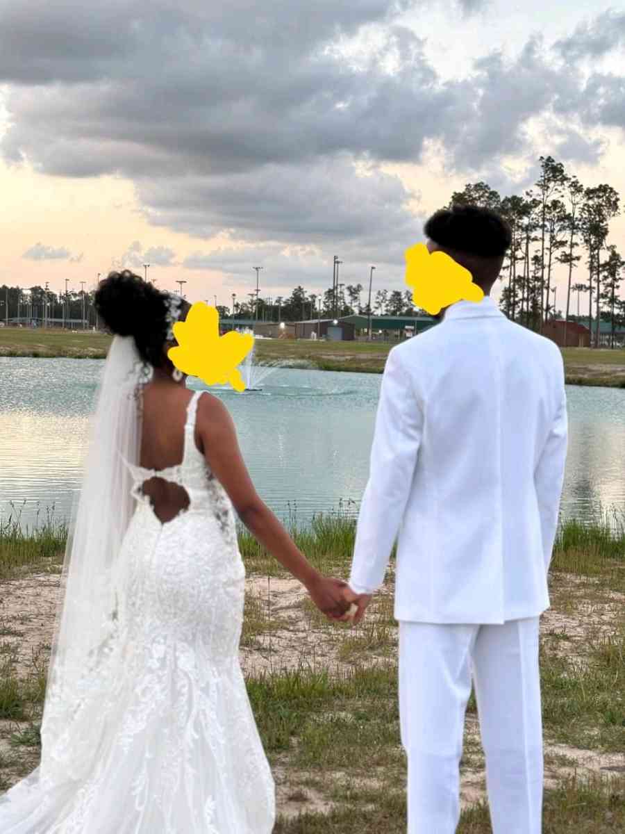 Abby Paris Wedding Dress Size 6 - Westlake, Louisiana - FleaMarketBay