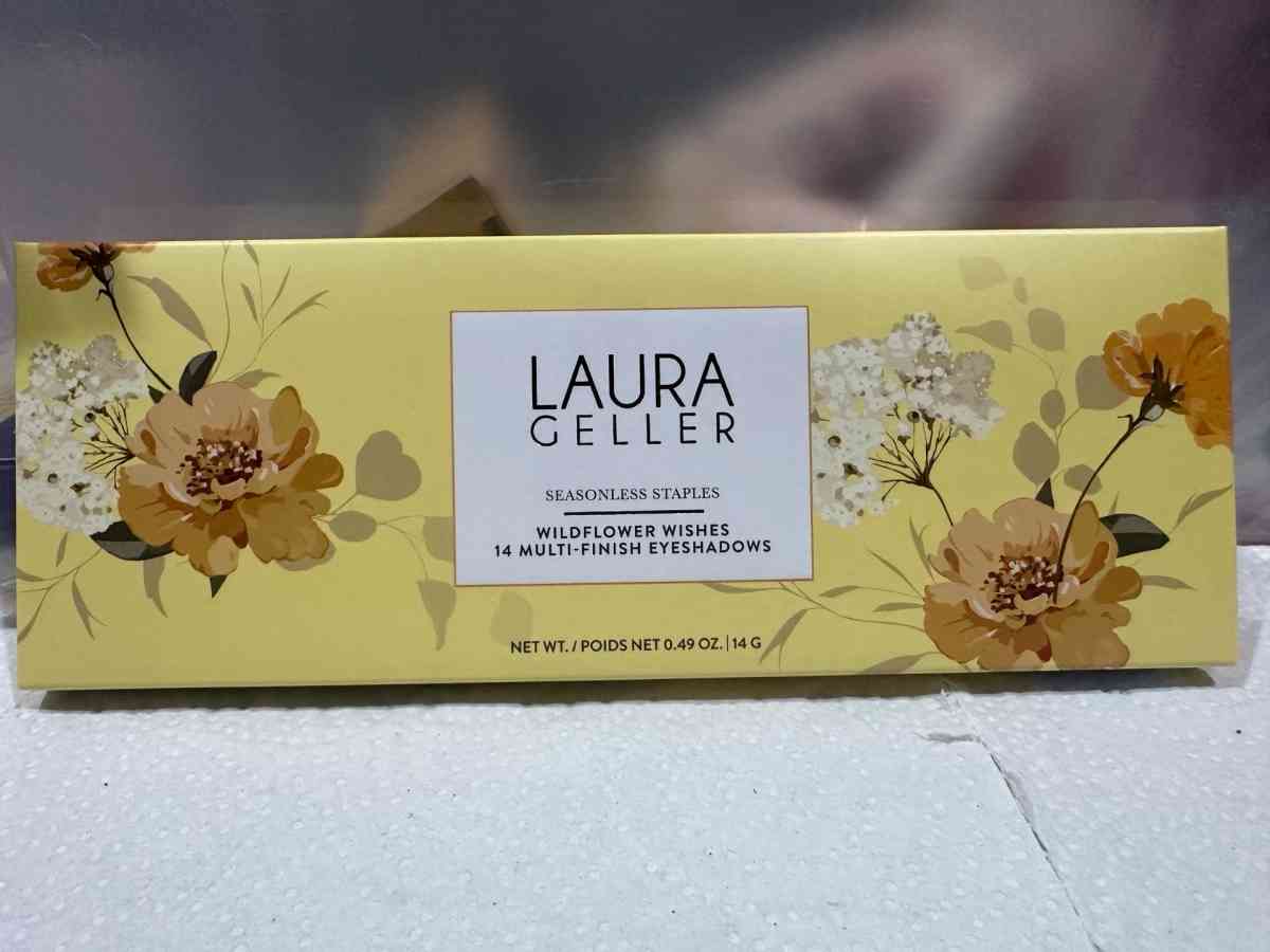 Laura Geller Wildflower Wishes Eyeshadow Palette - Round Lake, Illinois