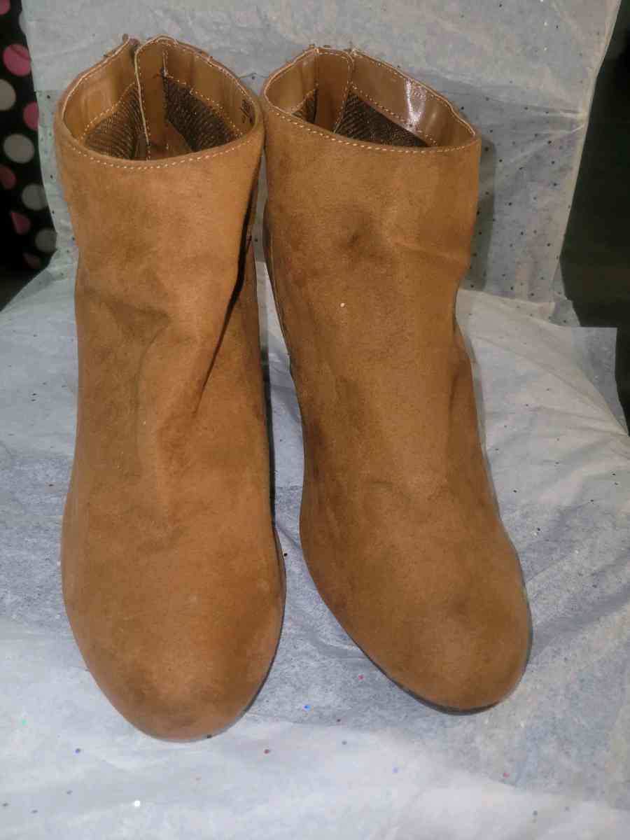 Tan Ankle Boots - Allamuchy, New Jersey - FleaMarketBay