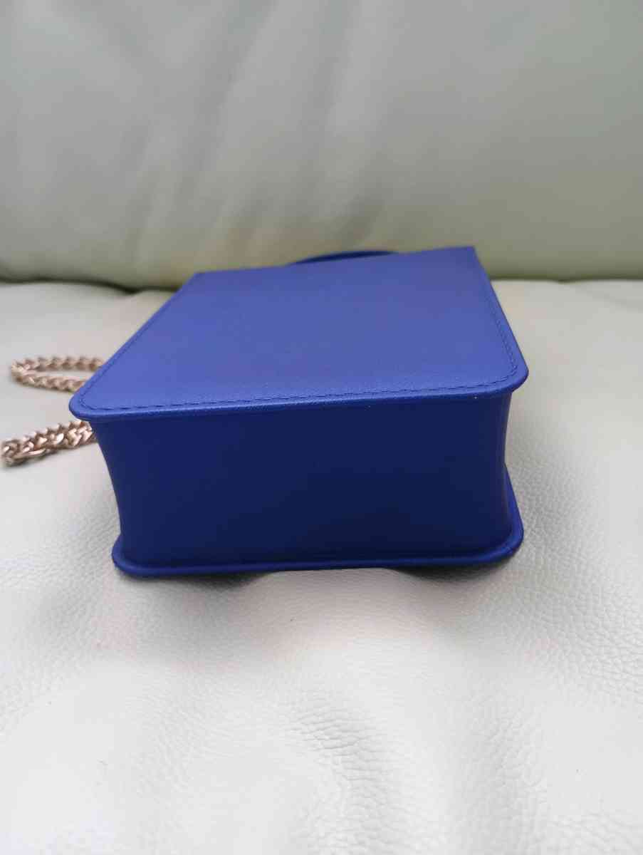 Le Mie Blue Womens Jelly Gold Stud Tone Gold Tone Chain Stra - Frostproof, Florida - FleaMarketBay