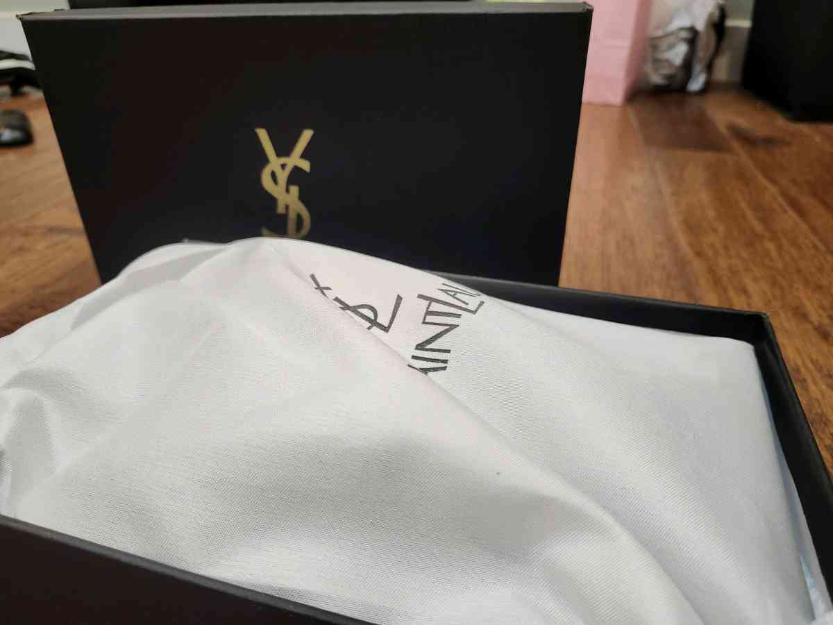 YSL purse - New York, New York - FleaMarketBay