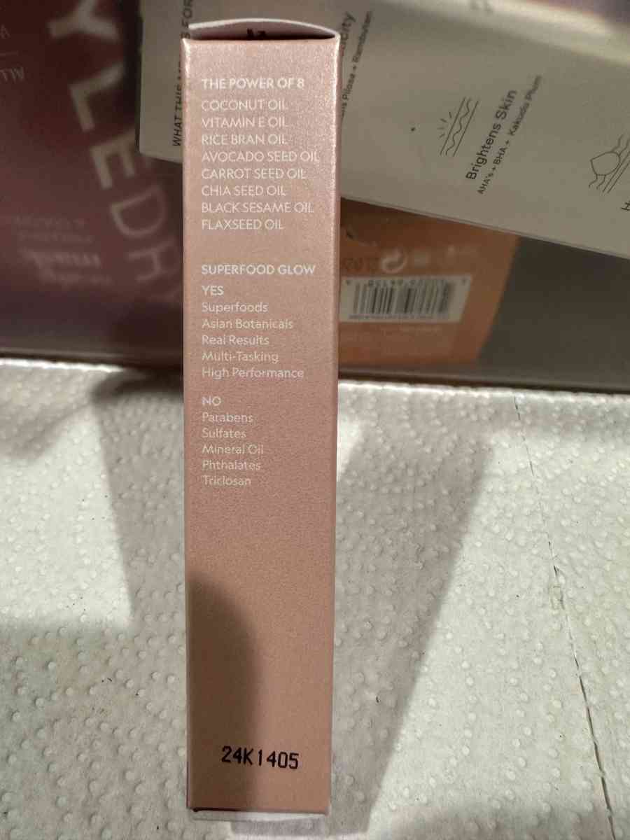 YENSA Luxe Lip Oil - Round Lake, Illinois - FleaMarketBay