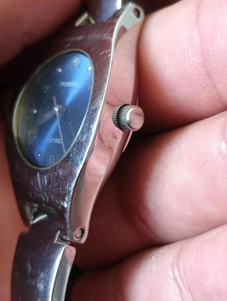 Vintage Fossil womens watch FS2562 stainless steel band - Frostproof, Florida - FleaMarketBay