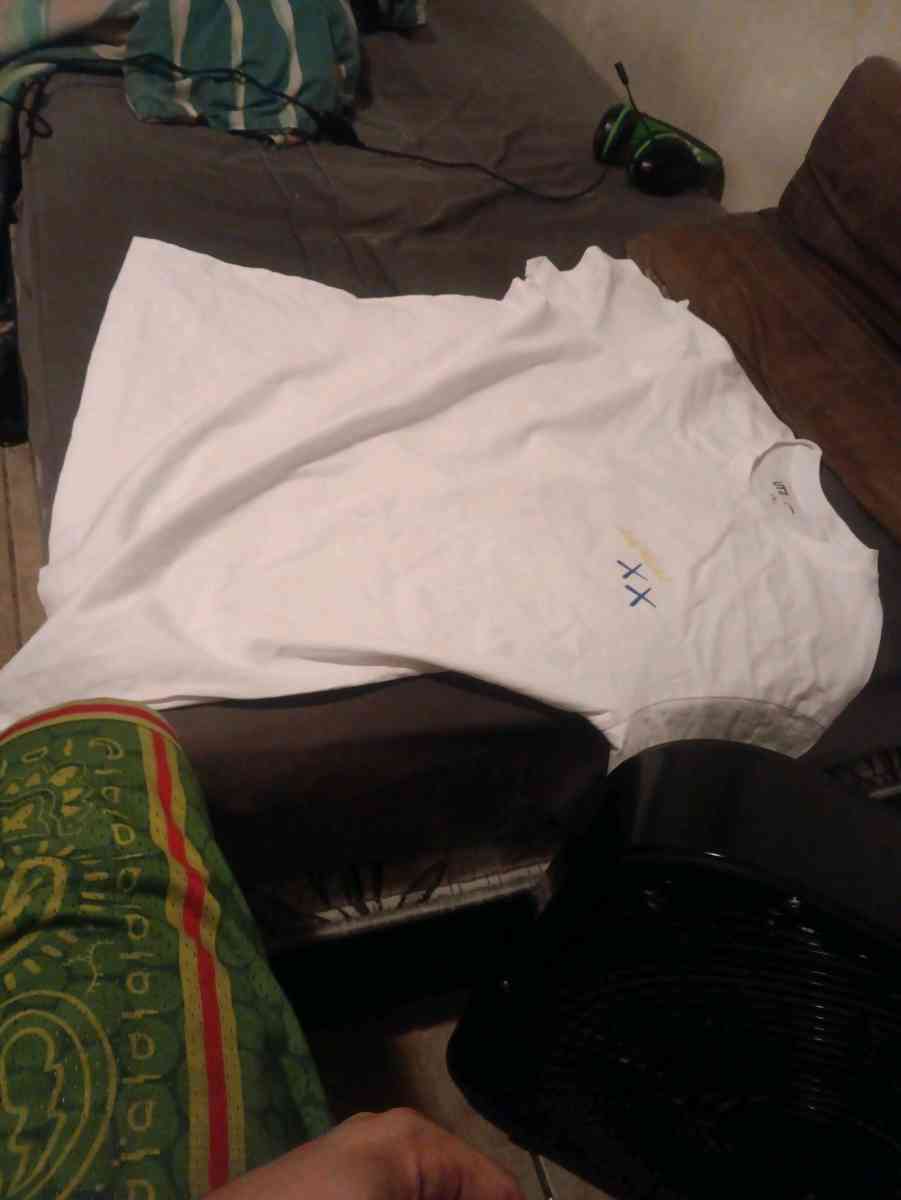 t shirt - El Monte, California - FleaMarketBay