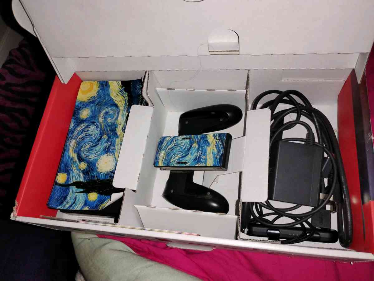 NINTENDO SWITCH IN THE BOX GREAT CONDITION - San Diego, California - FleaMarketBay