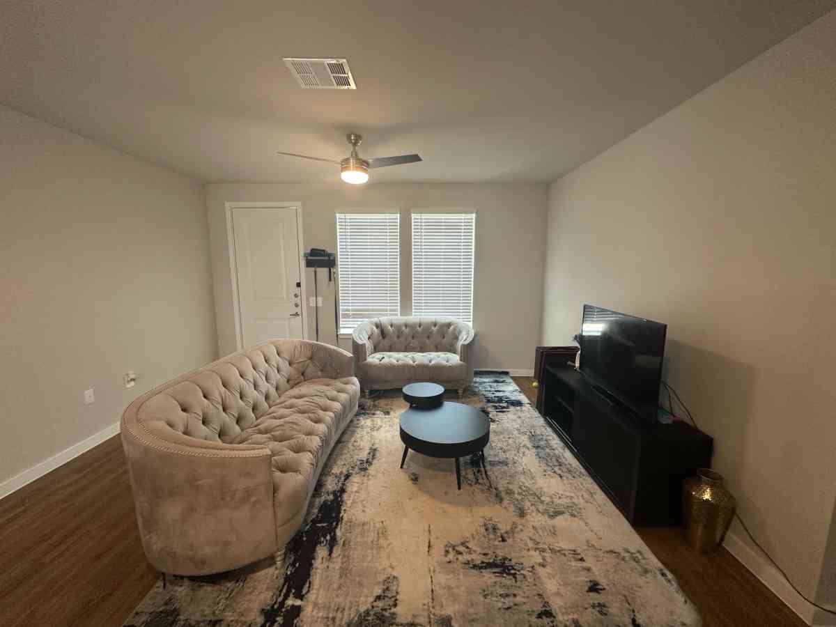 must go ASAP  Grey couch set 200 OBO - Fort Worth, Texas