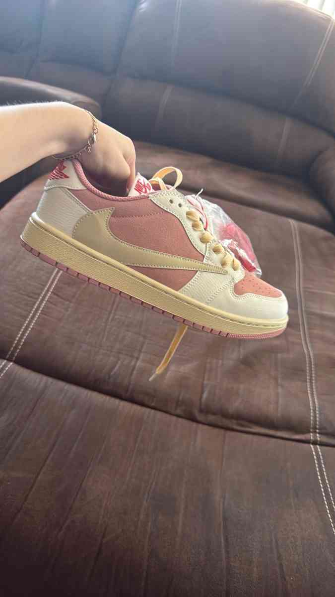 Travis Scott Air Jordan 1 Low OG Shy Pink - Glendale, Arizona - FleaMarketBay
