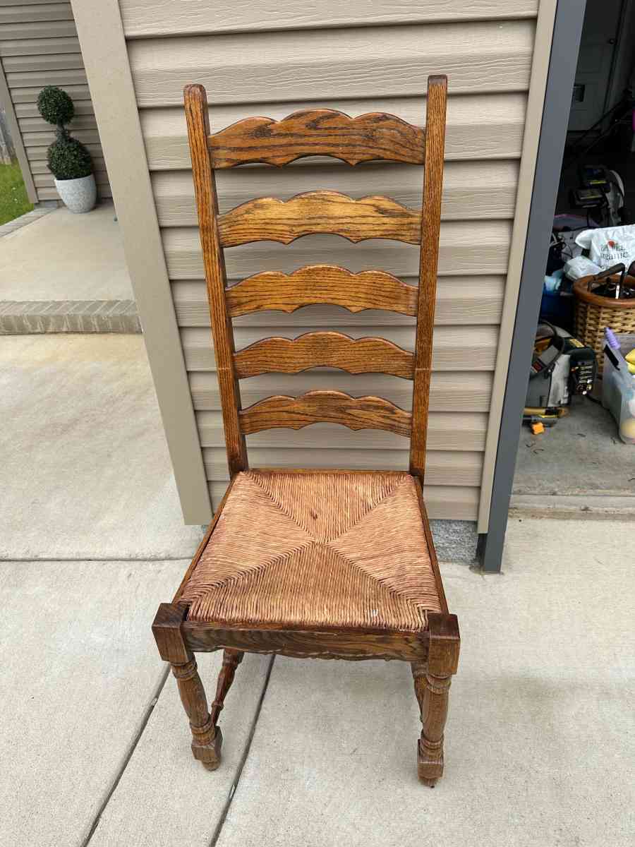 Vintage Wooden Ladder Back Chair with Woven Seat Antique Gre - Clarksville, Tennessee