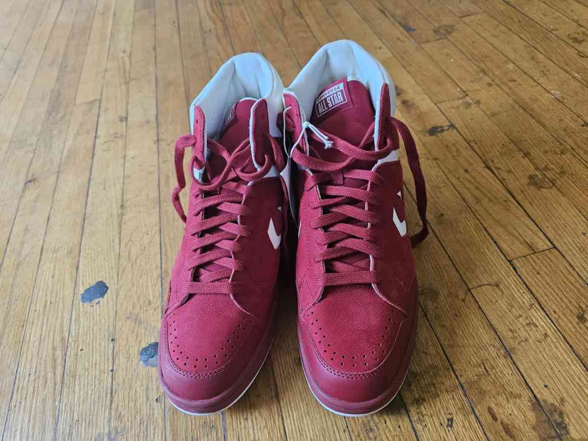 Converse Weapons Res and White High Top Sneakers - Allamuchy, New Jersey - FleaMarketBay
