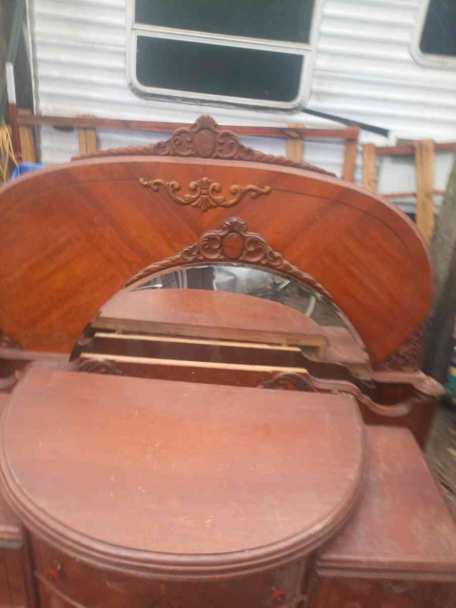 antique dresser - Osage, Oklahoma - FleaMarketBay