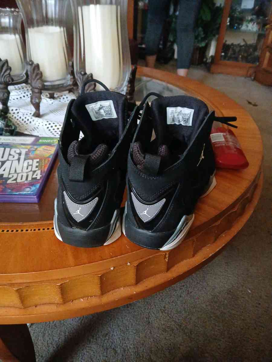 Jordans true flights size 10 mens black and white - Dayton, Ohio - FleaMarketBay