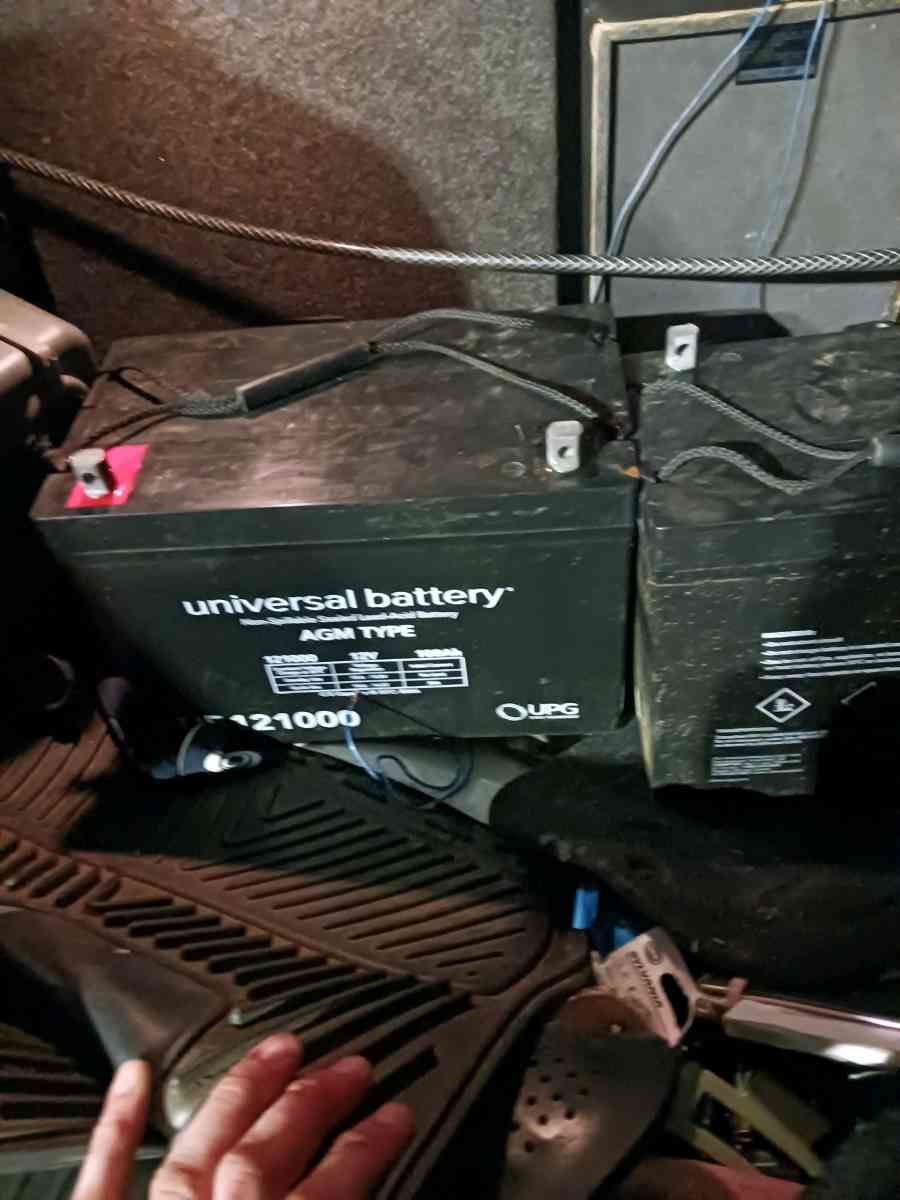 2 agm gel batterys - Lagrange, Georgia