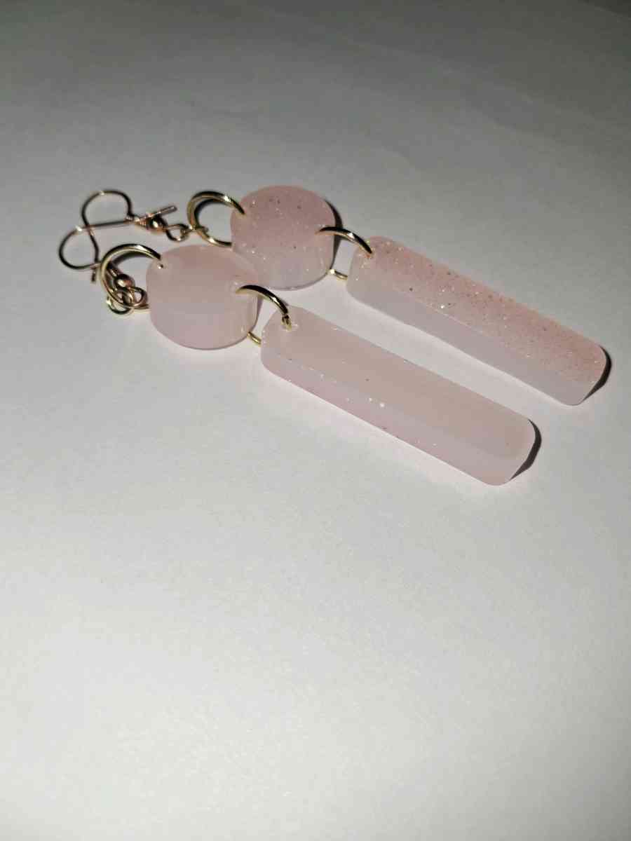 pink sparkling earrings - Phenix City, Alabama - FleaMarketBay