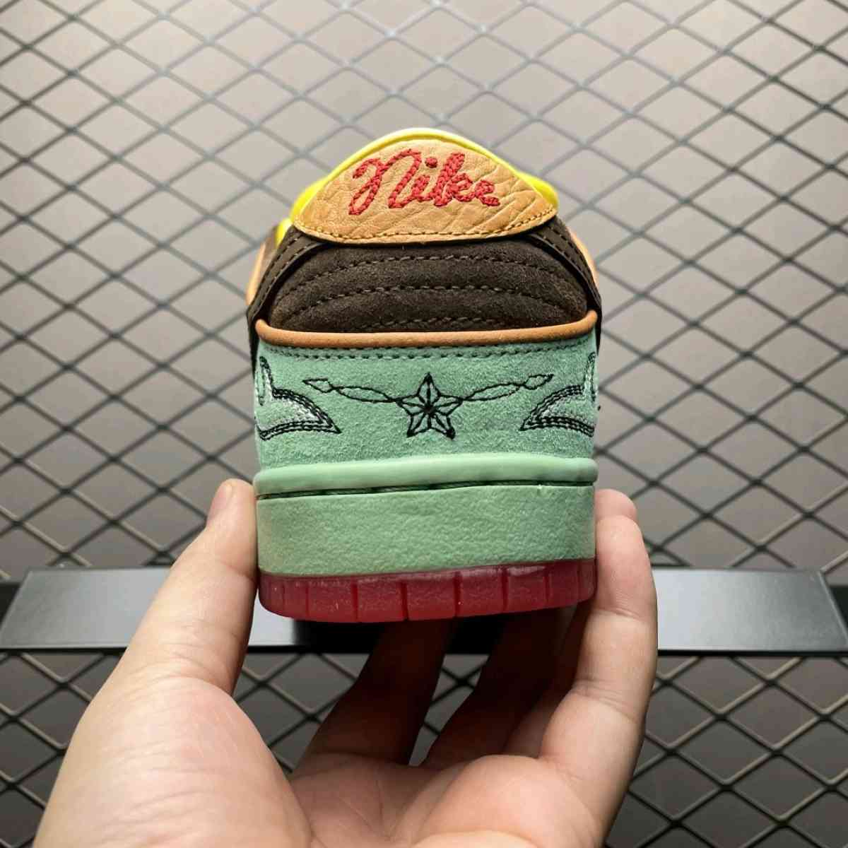 Nike SB Dunk Low x Rodeo Tourmaline - Kissimmee, Florida - FleaMarketBay