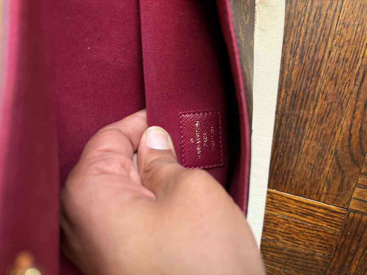 lv pochette felicie - Adelanto, California - FleaMarketBay