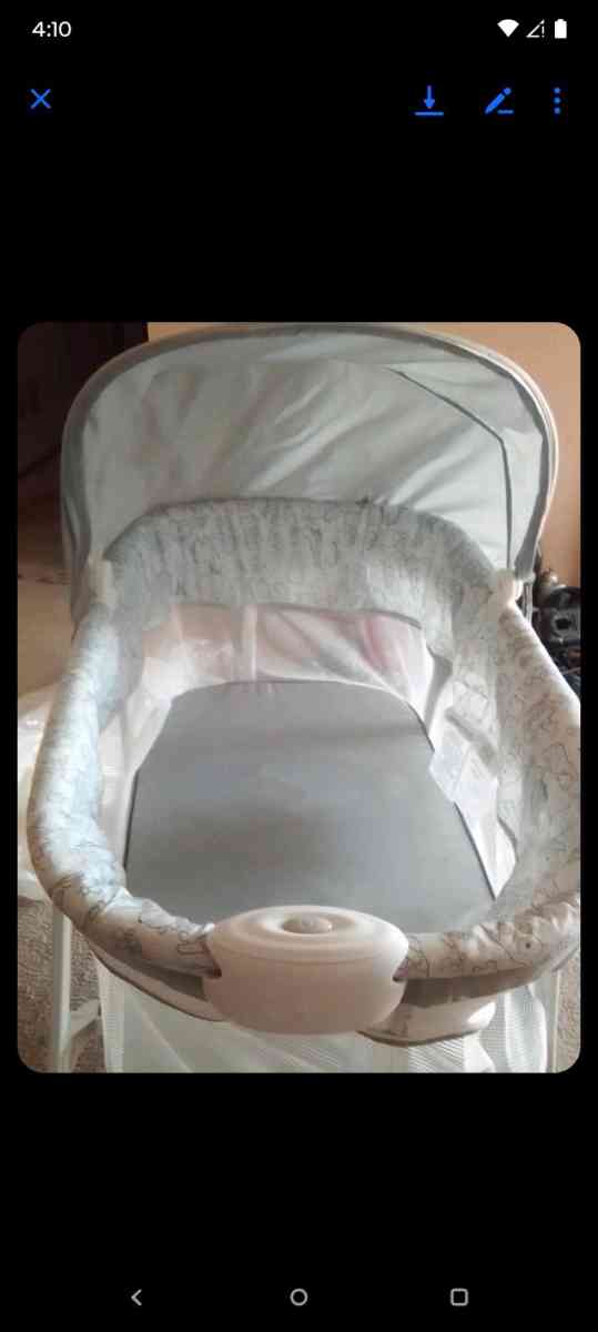 NEW BASSINET AND NEW INFANT CAR SEAT - El Paso, Texas - FleaMarketBay