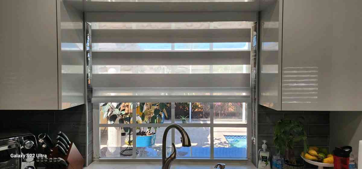 zebra Shades Roller shades screen o blackout - Miami Beach, Florida - FleaMarketBay