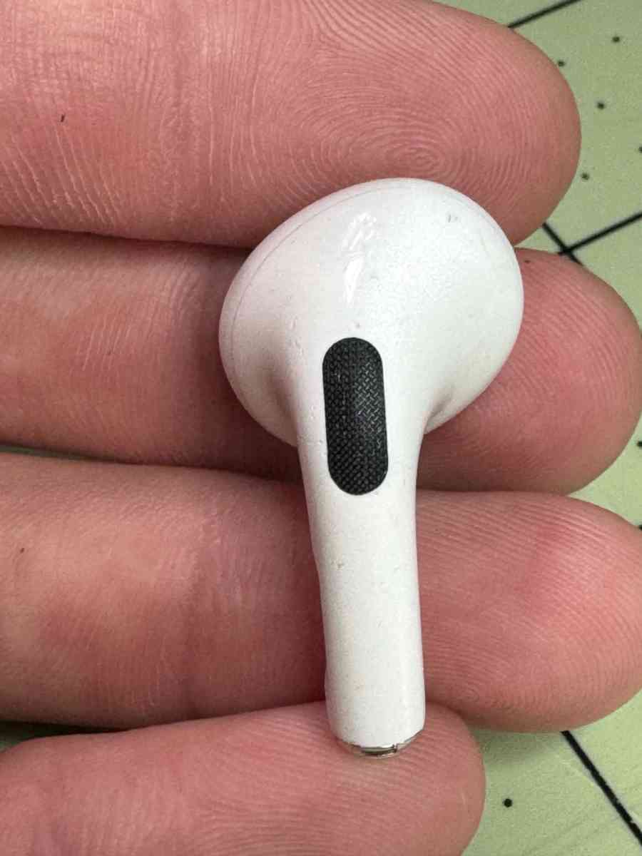 Apple AirPods Pro 1st Gen Replacement ONLY Left Earbud A2084 - Brooklyn, New York - FleaMarketBay