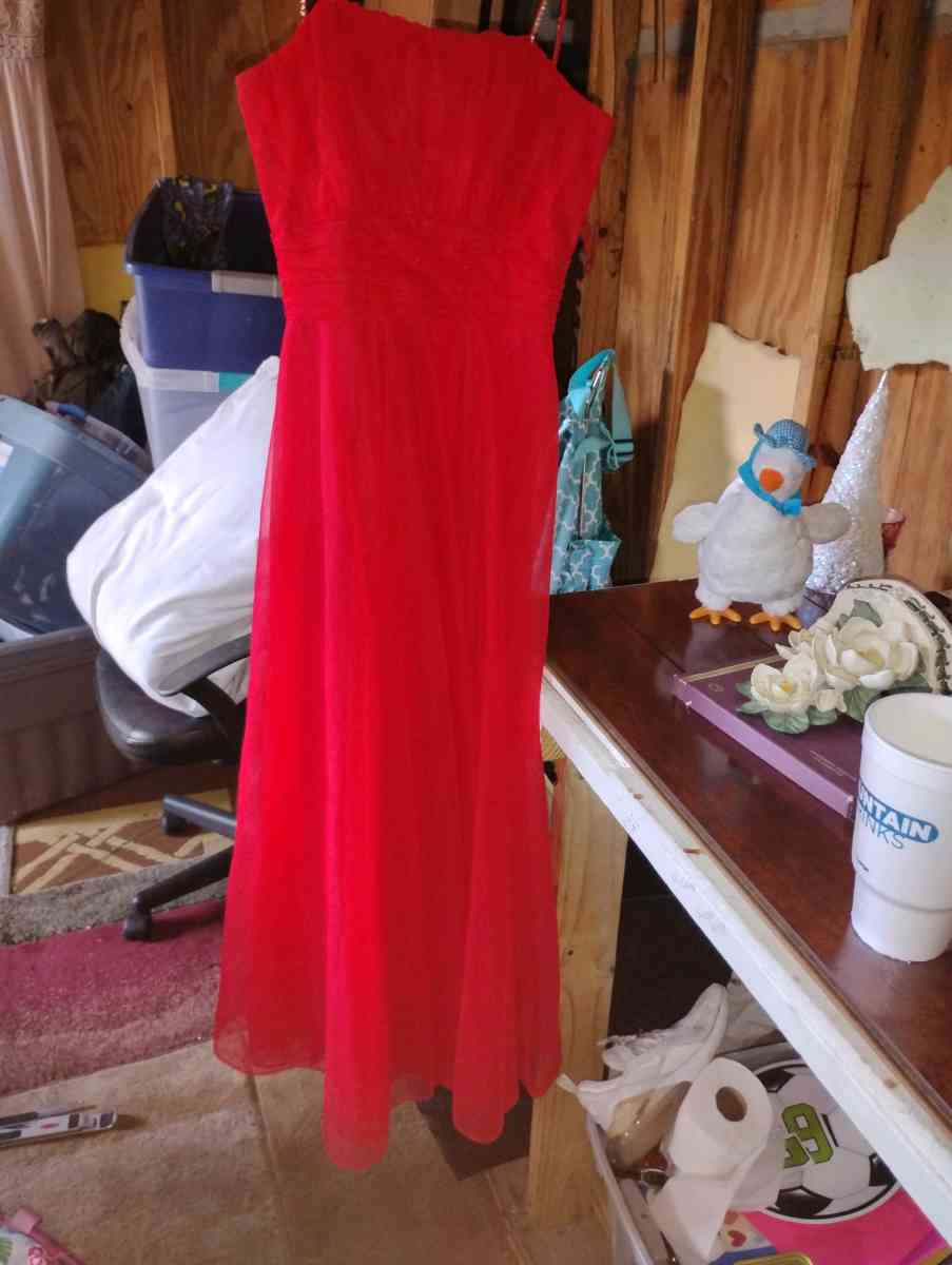 gowns - Altamonte Springs, Florida - FleaMarketBay