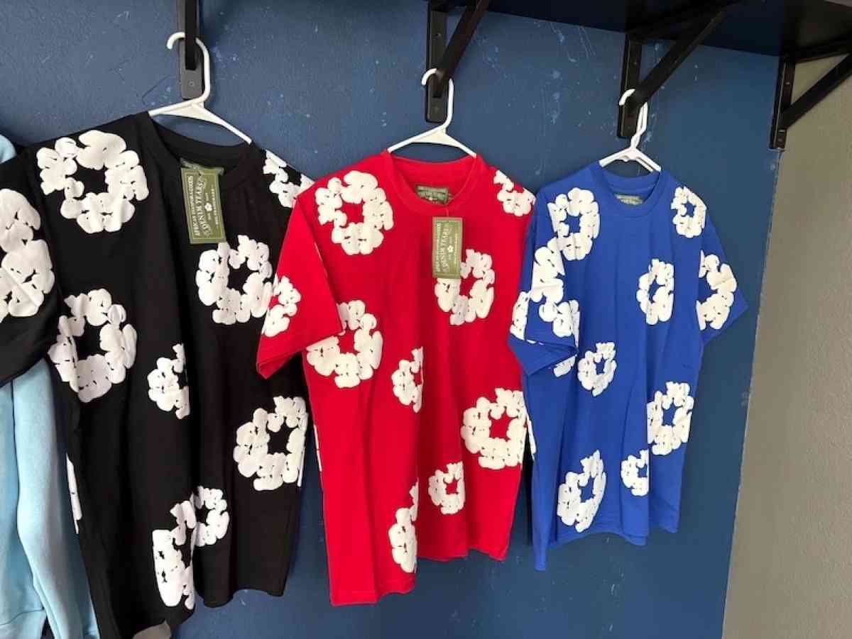 denim shirt - Dothan, Alabama