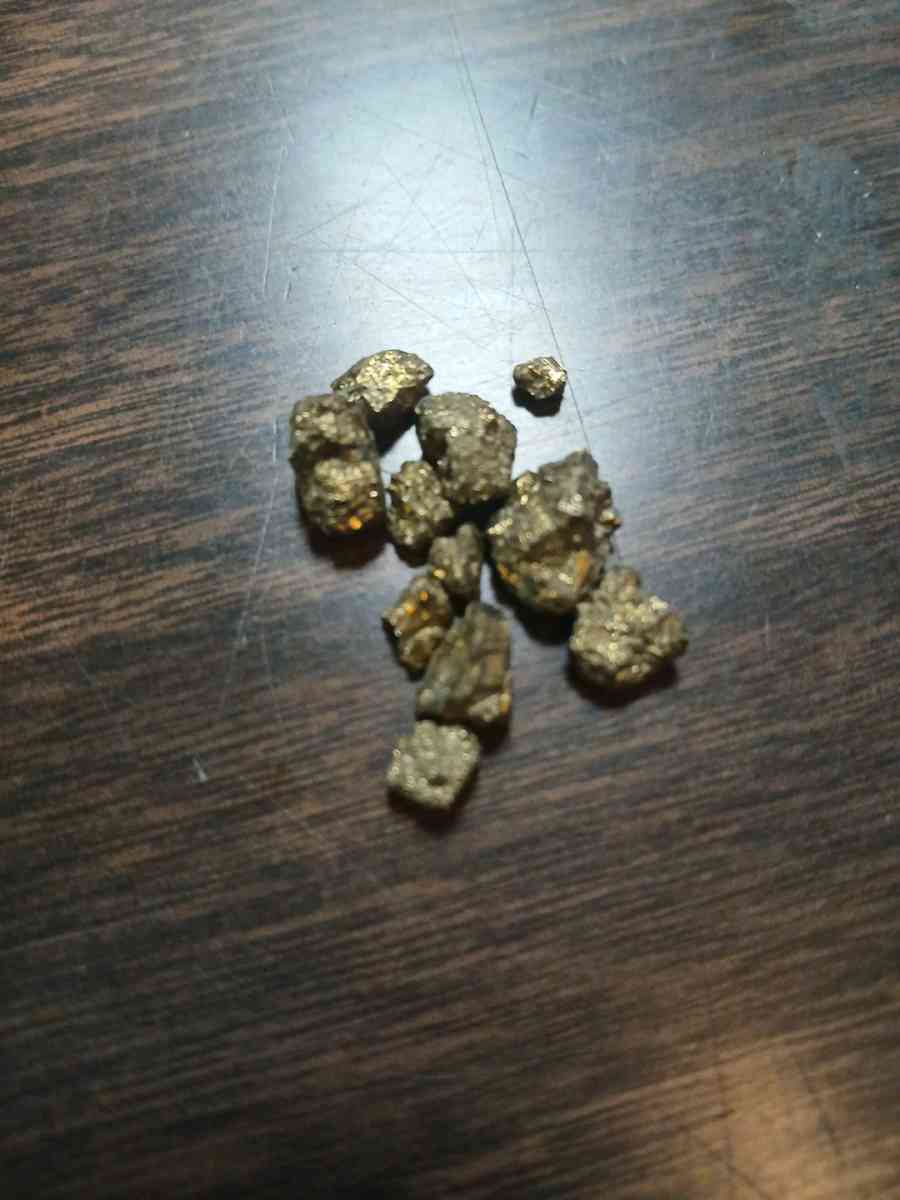 lots of pieces of gold - Dayton, Ohio - FleaMarketBay