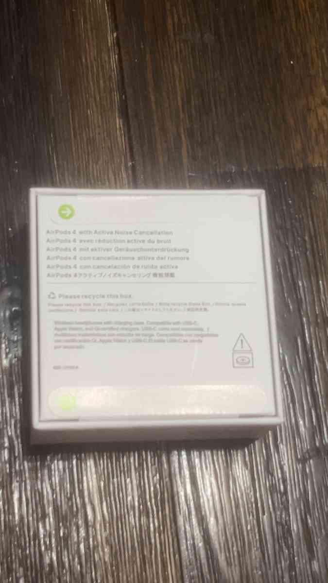 Apple AirPods 4th Generation Active Noise Cancellation - Amarillo, Texas - FleaMarketBay