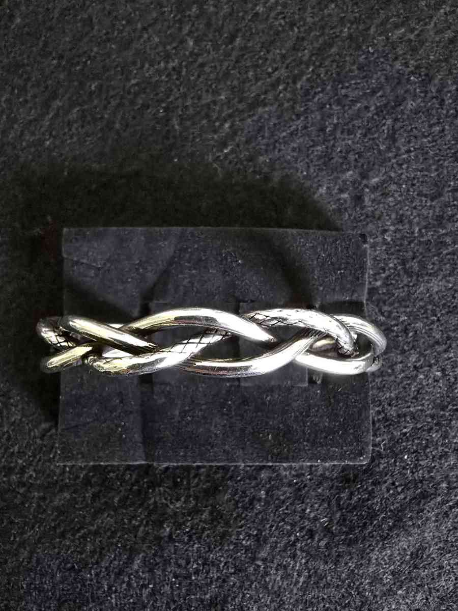 925 Sterling Silver Cross Twist Bracelet - Simsbury, Connecticut - FleaMarketBay