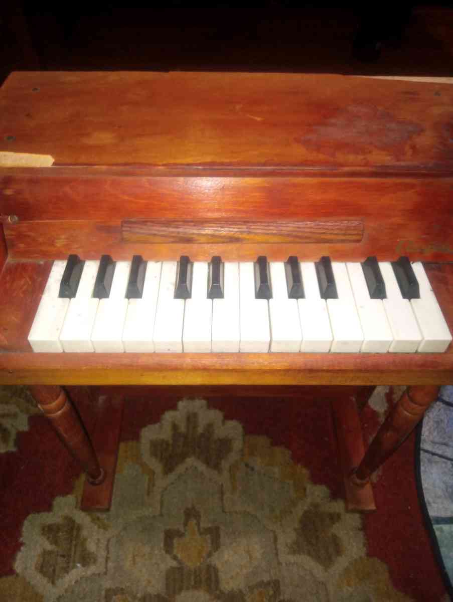 small antique vintage piano - Merry Hill, North Carolina - FleaMarketBay