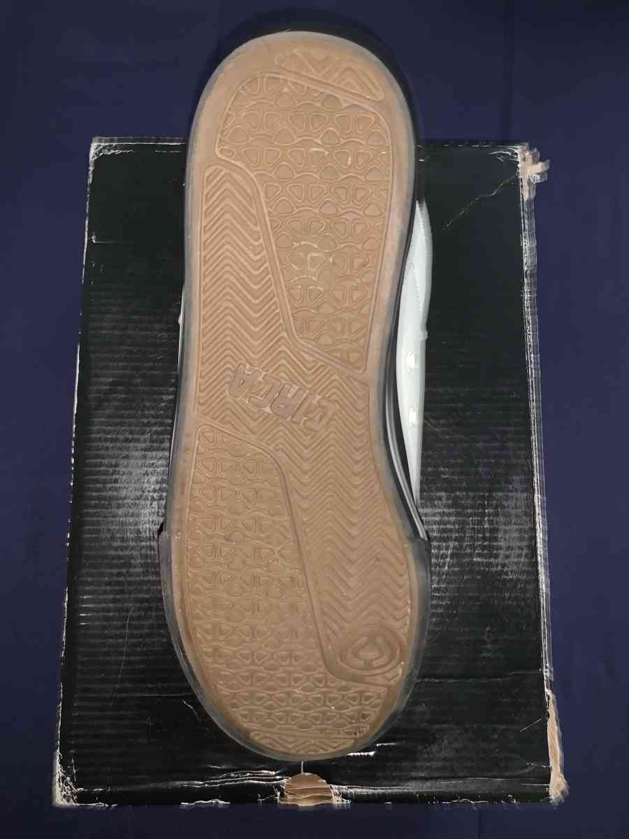 C1RCA BLACK AND WHITE SHOES - Bakersfield, California - FleaMarketBay