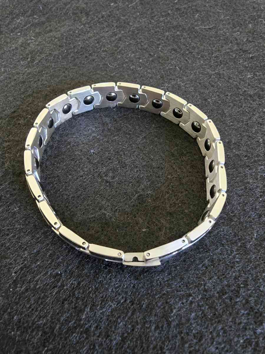 Titanium Steel Arrow Design Bracelet