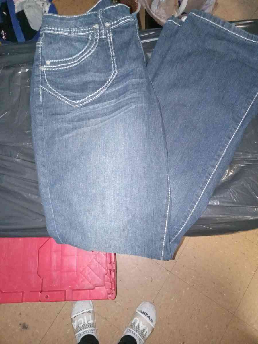 Absolutely fabulous jeans size fourteen fourteen - Louisville, Kentucky - FleaMarketBay