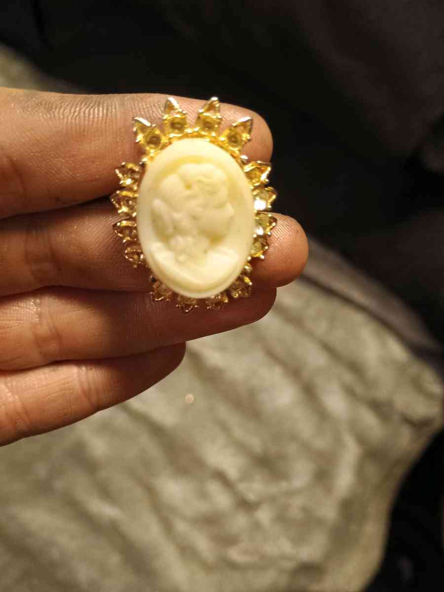 cameo ring sz7 - Adamsville, Ohio