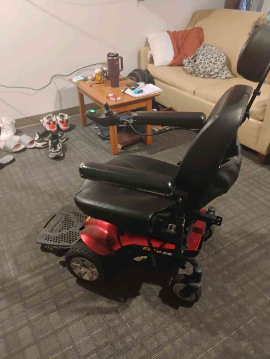 Jazzy Elite es power chair - Baton Rouge, Louisiana - FleaMarketBay
