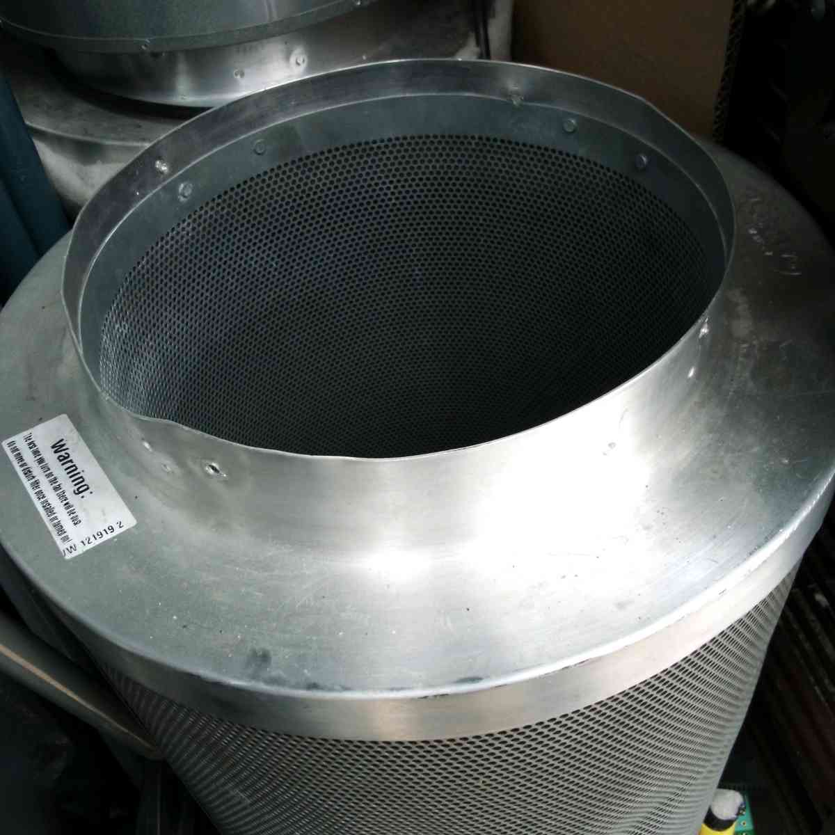 12 inch diameter carbon filter w fan in great condition - East Stroudsburg, Pennsylvania - FleaMarketBay