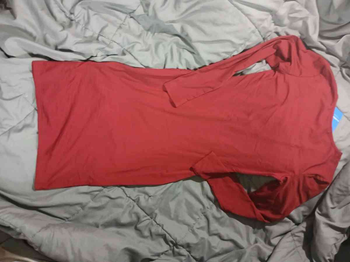 Ladies NWT size small burgany dress - Ahoskie, North Carolina - FleaMarketBay