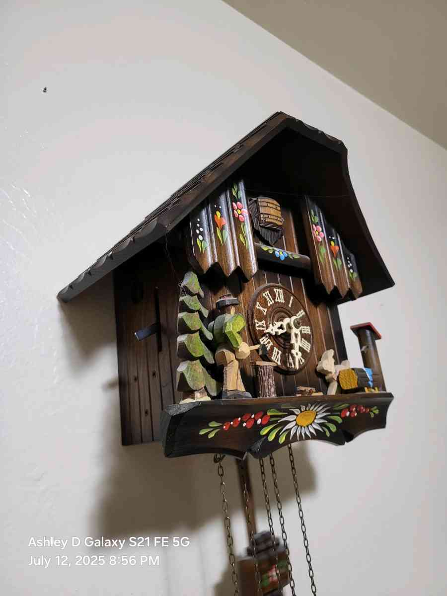 Romance Swiss Made by Roeger Wooden Cuckoo Clock homedecor - Green Bay, Wisconsin - FleaMarketBay