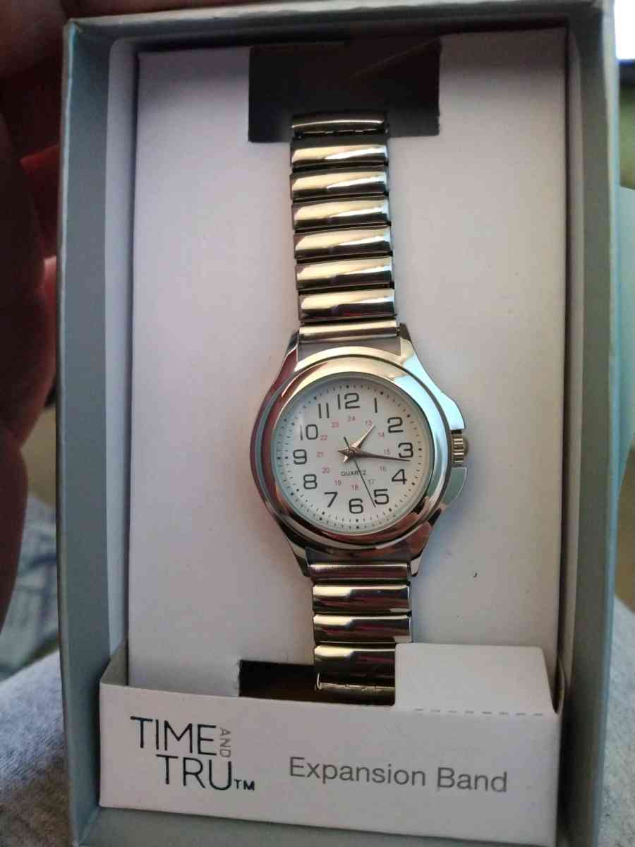 watch - Oxford, Michigan