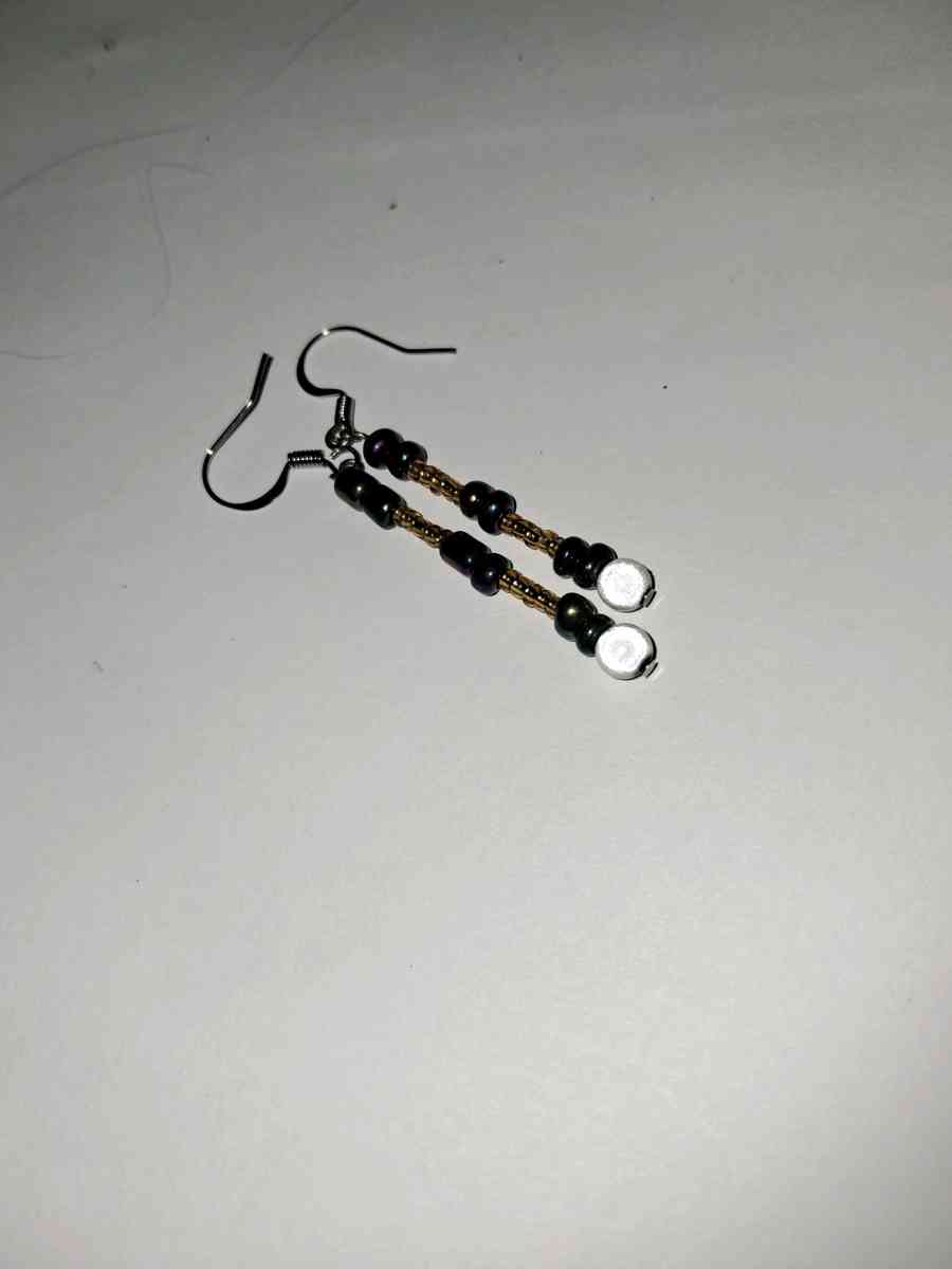 gold and purple earrings - Phenix City, Alabama