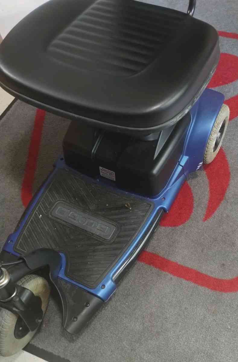 THREE WHEEL SCOOTER - Brandenburg, Kentucky - FleaMarketBay