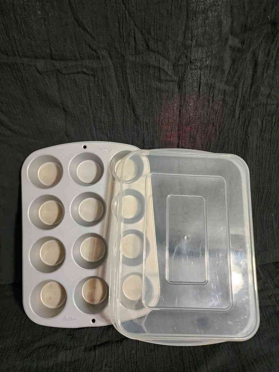 Wilson cupcake muffin pan - Knoxville, Tennessee - FleaMarketBay