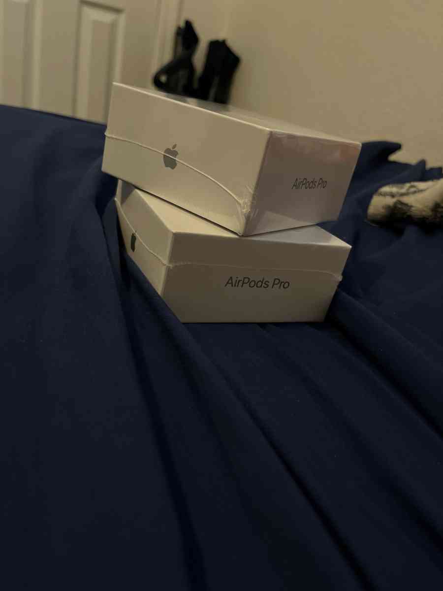 Brand new Apple AirPods 2nd generation - Oklahoma City, Oklahoma - FleaMarketBay