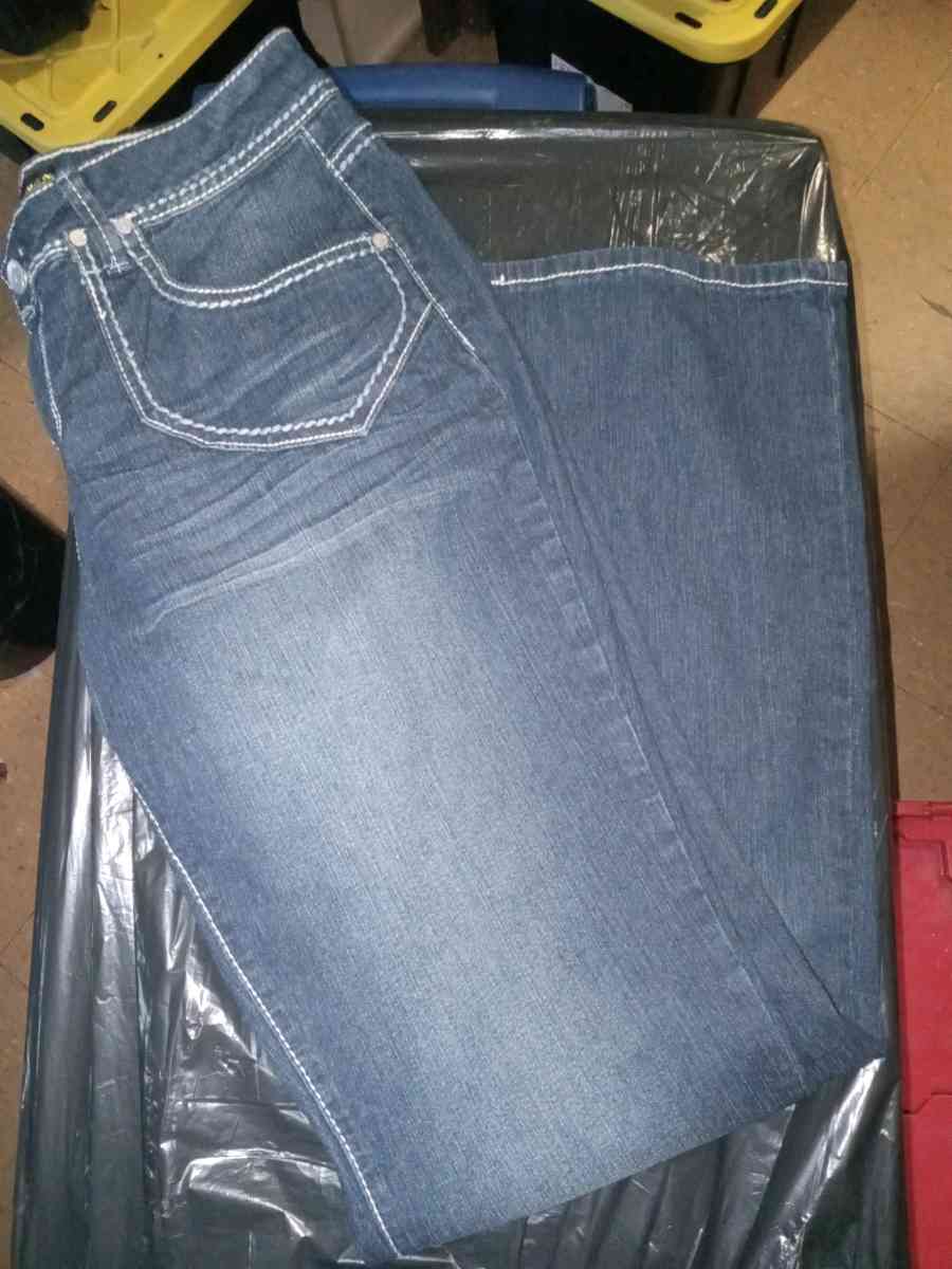Absolutely fabulous jeans size fourteen fourteen - Louisville, Kentucky - FleaMarketBay