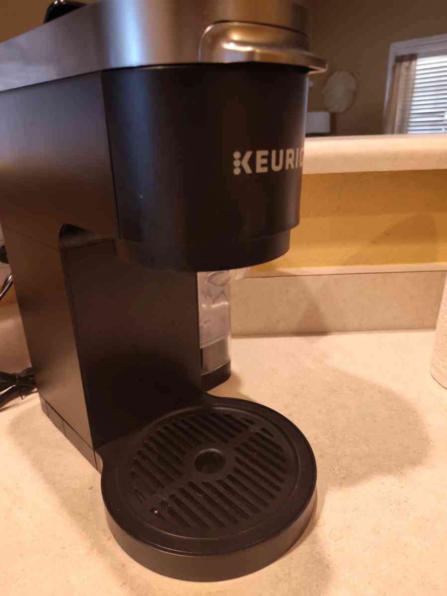 Keurig Single serve Coffee Maker - Gilbert, Arizona - FleaMarketBay