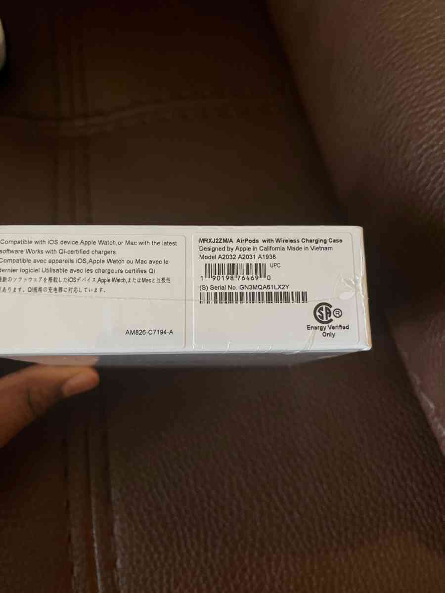 AirPods 2nd generation - Kalamazoo, Michigan - FleaMarketBay